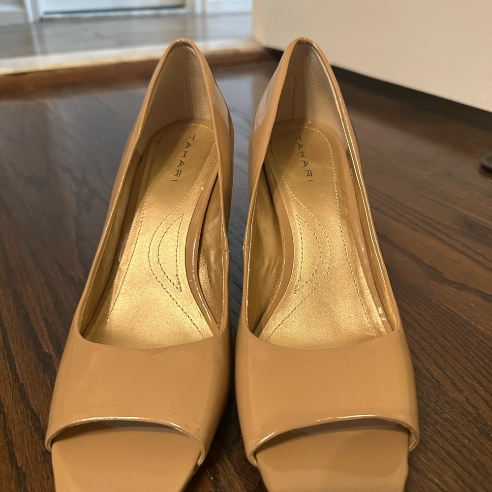 Tahari Tan Peep Toe Heels Versatile Elegance